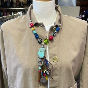 😍Beautiful Leather Treska Statement Necklace